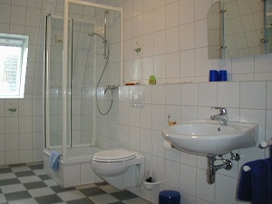 Ferienwohnung Ole School Badezimmer Bild 1